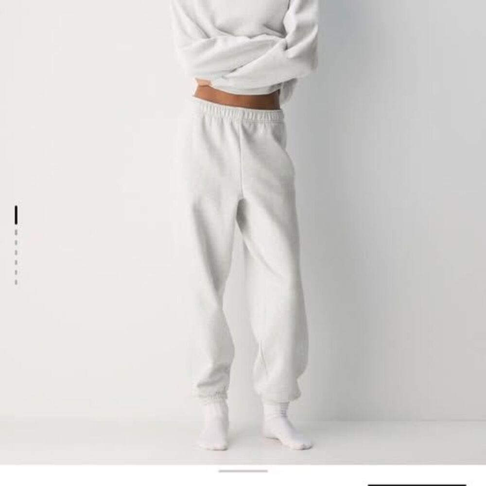 Aritzia cozy sweatfleece mega jogger light grey